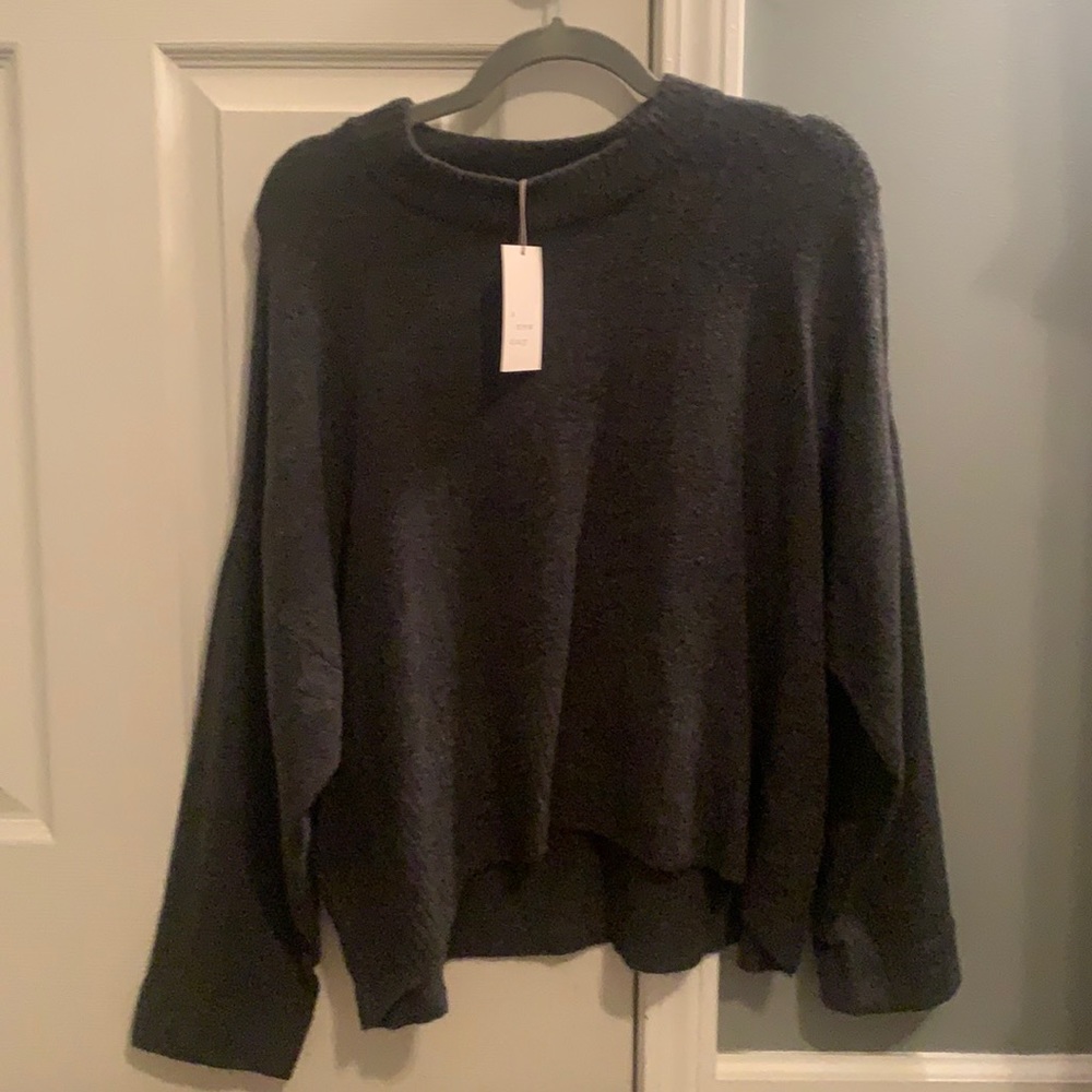 Thin sweater
